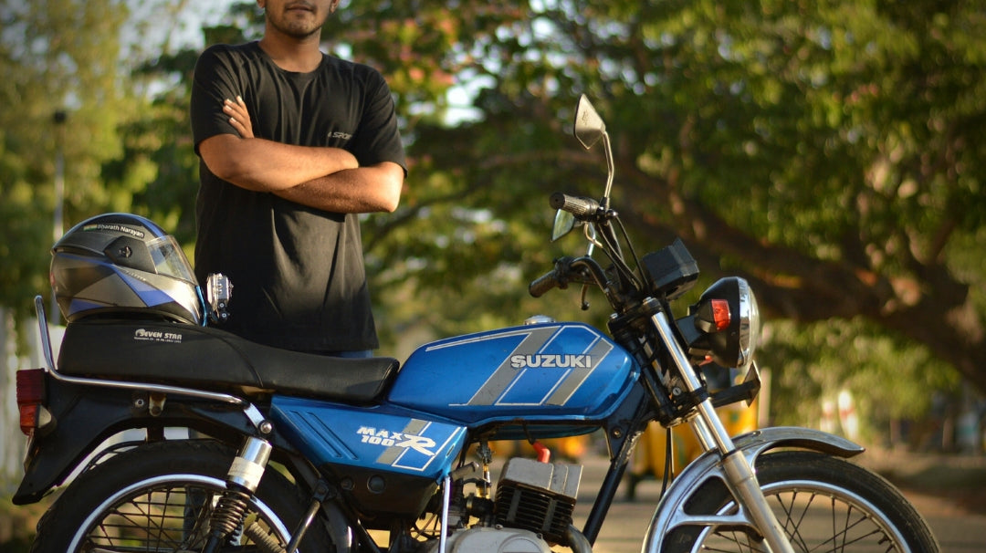 Two Stroke Tuesdays EP 01 : 2001 Suzuki Max 100R - Keeping the Music Alive