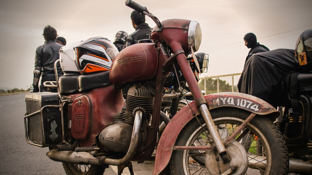 Two Stroke Tuesdays Episode 9 : Roshan Kamat - Building the Ark