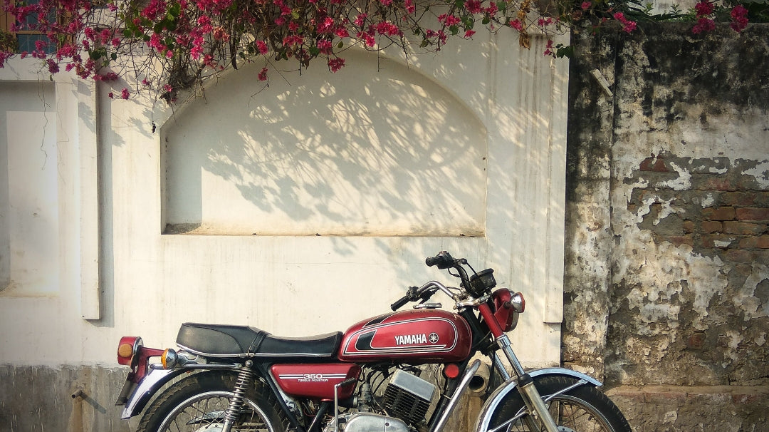 Two Stroke Tuesday : 1986 Yamaha RD 350 - The Musafir's Love