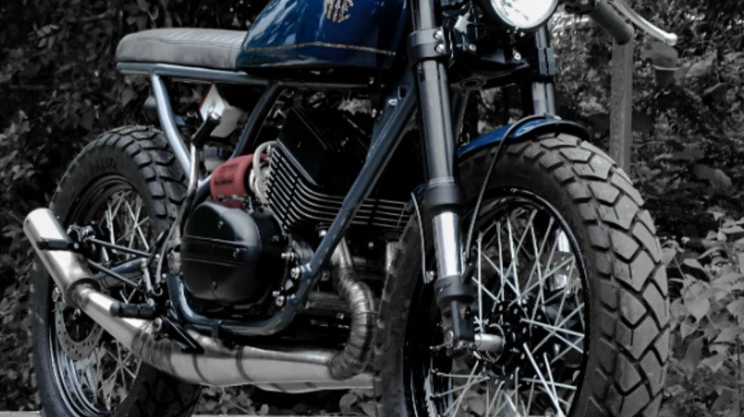 Two Stroke Tuesdays : Custom Yamaha RD 350 Cafe Racer by Moto Exotica - The Wild Child