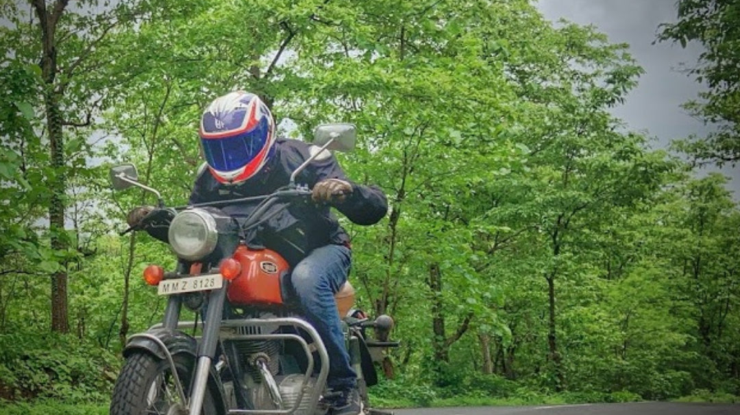 Two Stroke Tuesdays E18 : Yezdi Classic 250 1984 - The Yezdi Guy