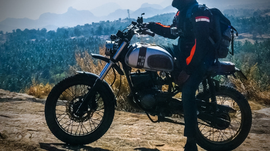 Two Stroke Tuesdays : 2000 Yamaha RX 135 - Corporate Turned Customiser