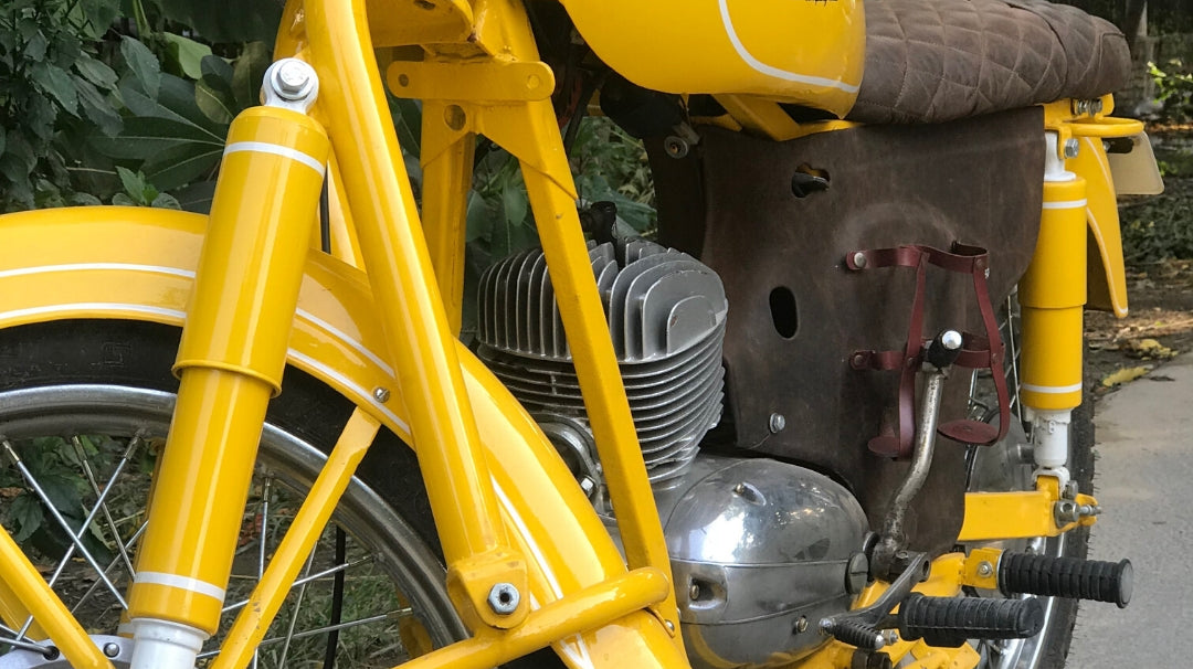 Two Stroke Tuesdays Episode 10 : 1962 Rajdoot SHL 175 - The Trip Machine